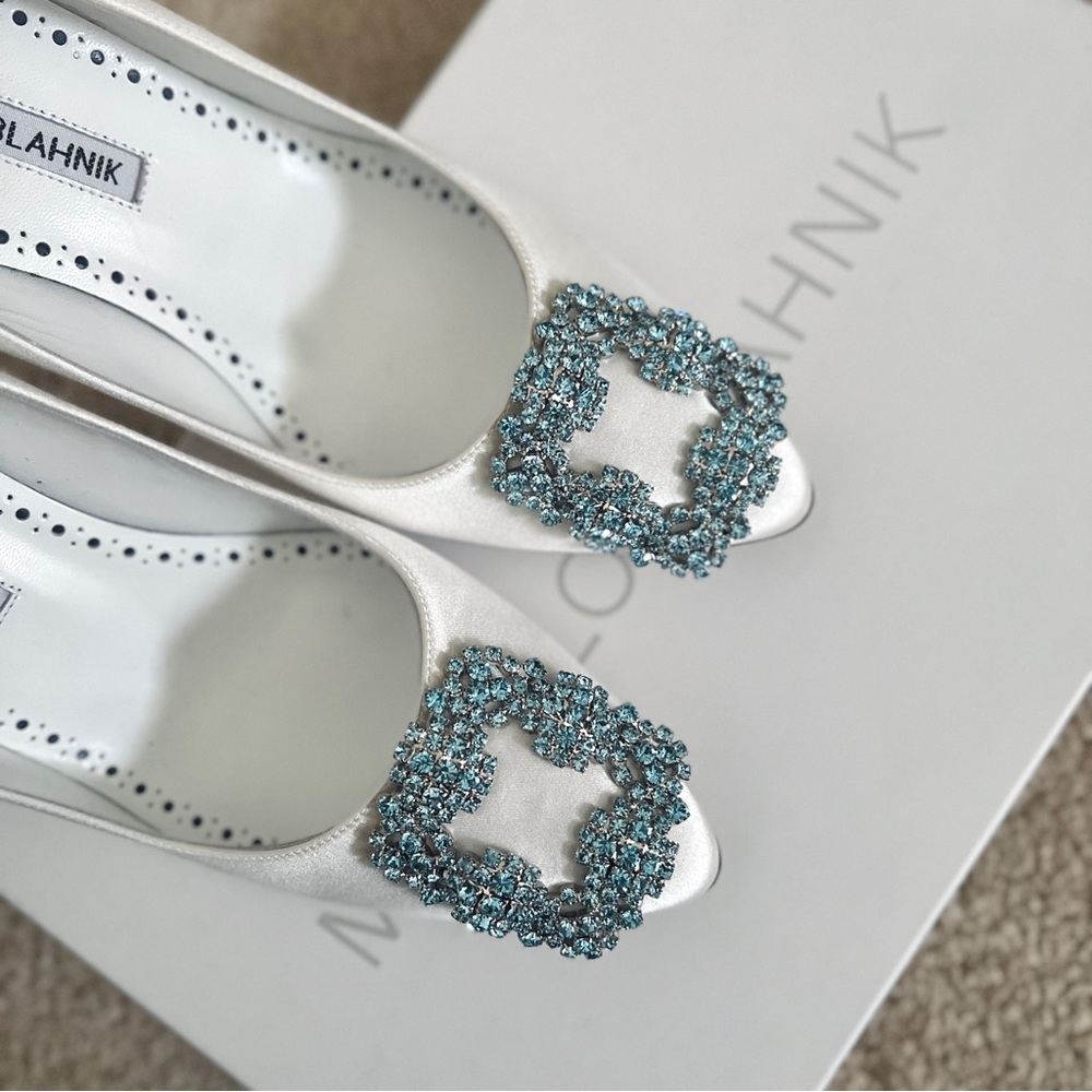 Manolo Blahnik Hangisi Blue Buckle Pump 37